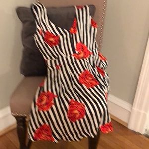 Sz S black white w/roses short dress